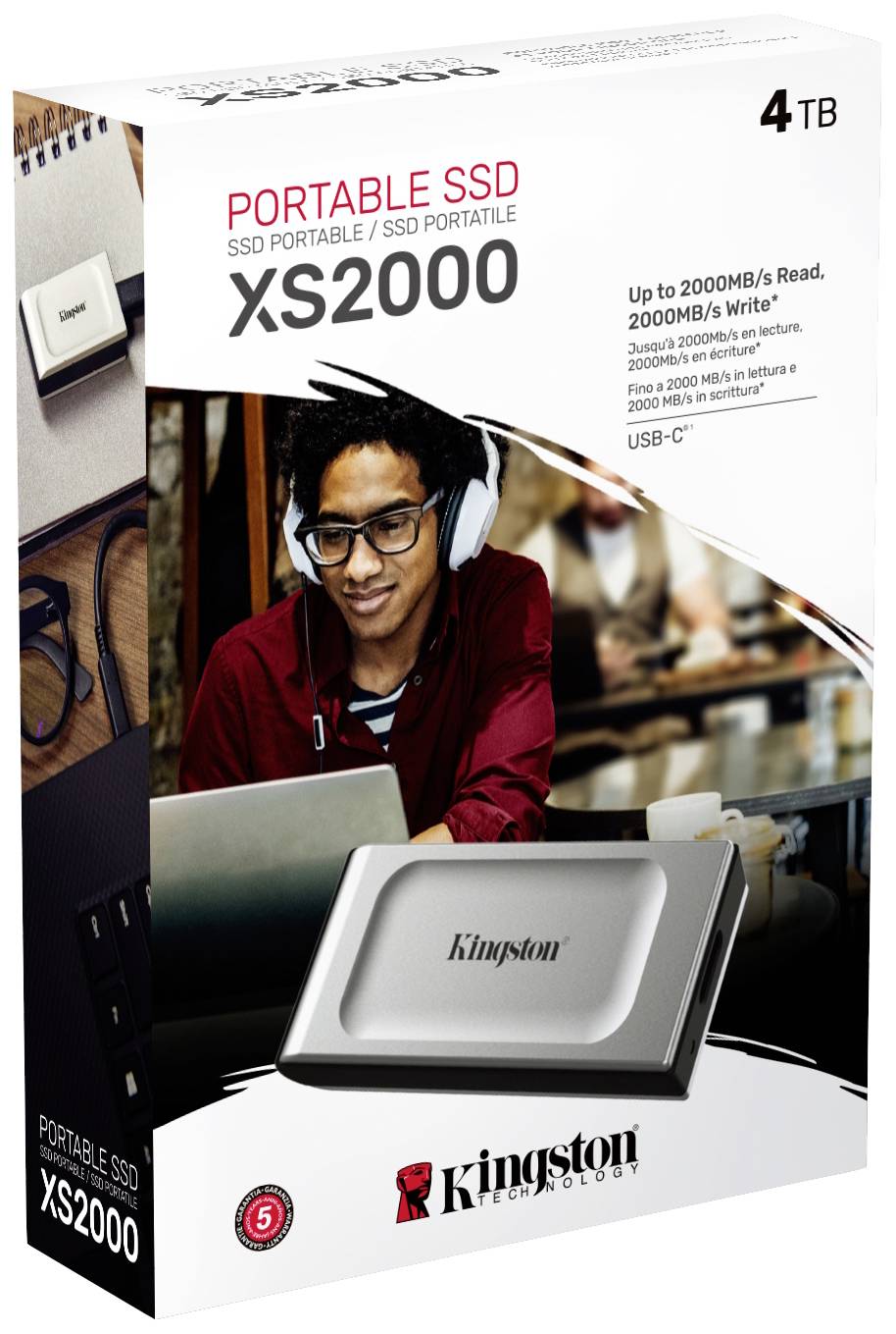 SSD portatile 'XS2000' di Kingston con 4 TB di storage. Velocità di lettura e scrittura fino a 2000 MB/s. Connessione USB-C.