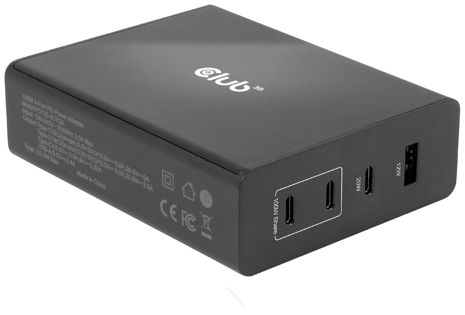 Caricabatterie nero con più porte, tra cui HDMI e USB. Il dispositivo è del marchio 'Club 3D'.