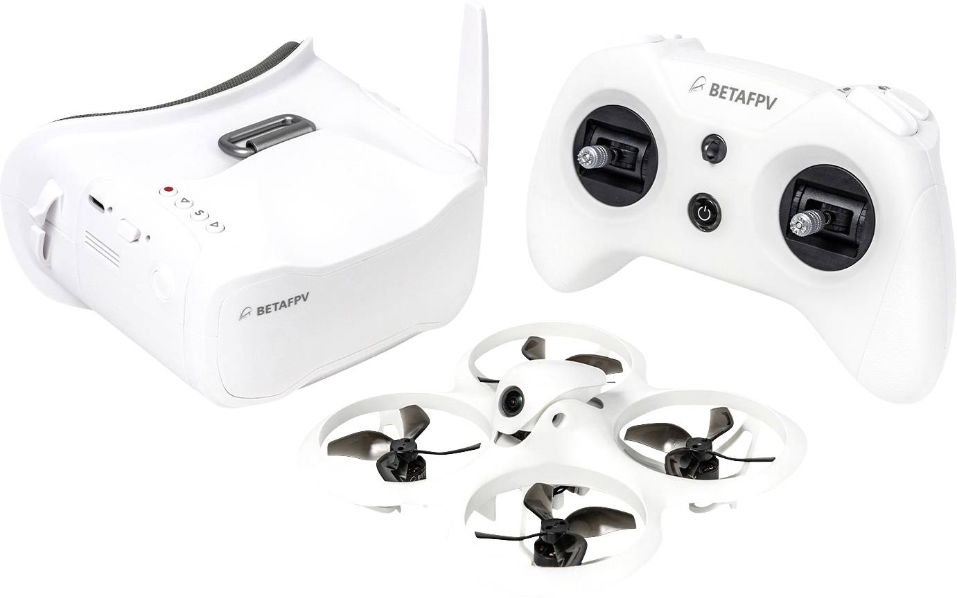 Un drone con quattro eliche, un telecomando e un visore VR, tutti in bianco, del marchio BETAFPV.