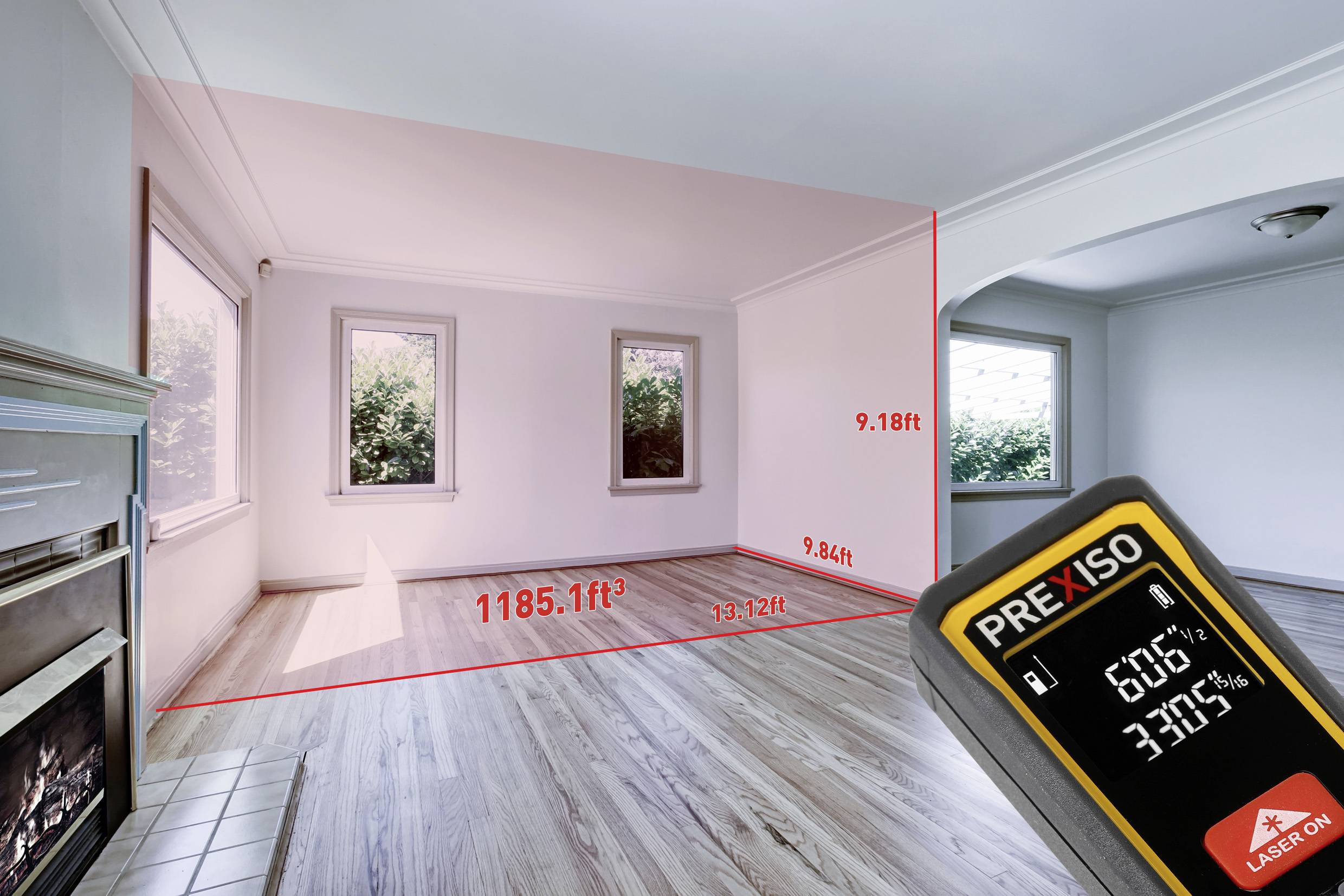 Un soggiorno vuoto con pavimento in legno viene misurato. Un telemetro laser indica 606 piedi cubi. Le pareti sono evidenziate in rosa.