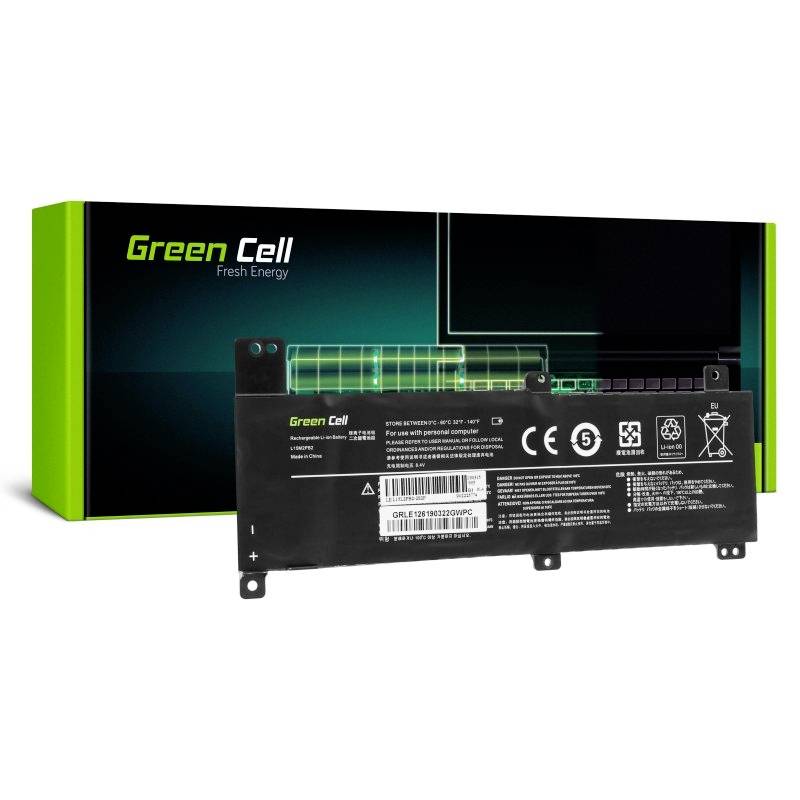 Un batteria nera per laptop davanti a una confezione con la scritta 'Green Cell Fresh Energy'.