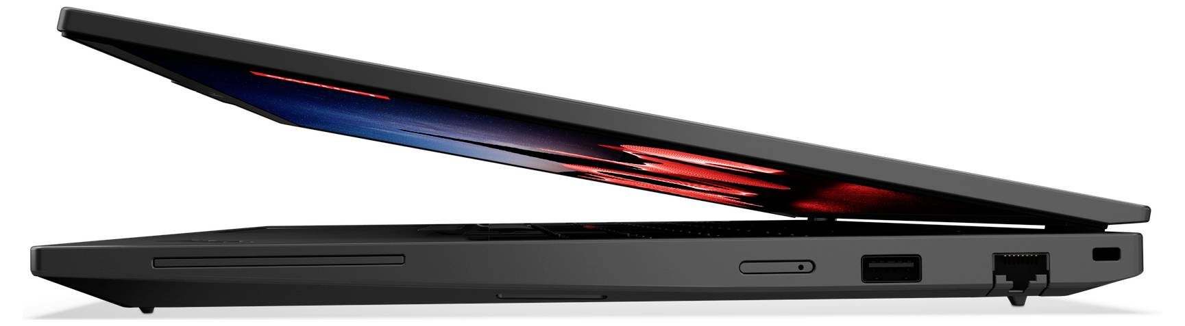 Un laptop nero parzialmente aperto con retroilluminazione sulla tastiera mostra una luce rossa sullo schermo. Vista laterale da destra.