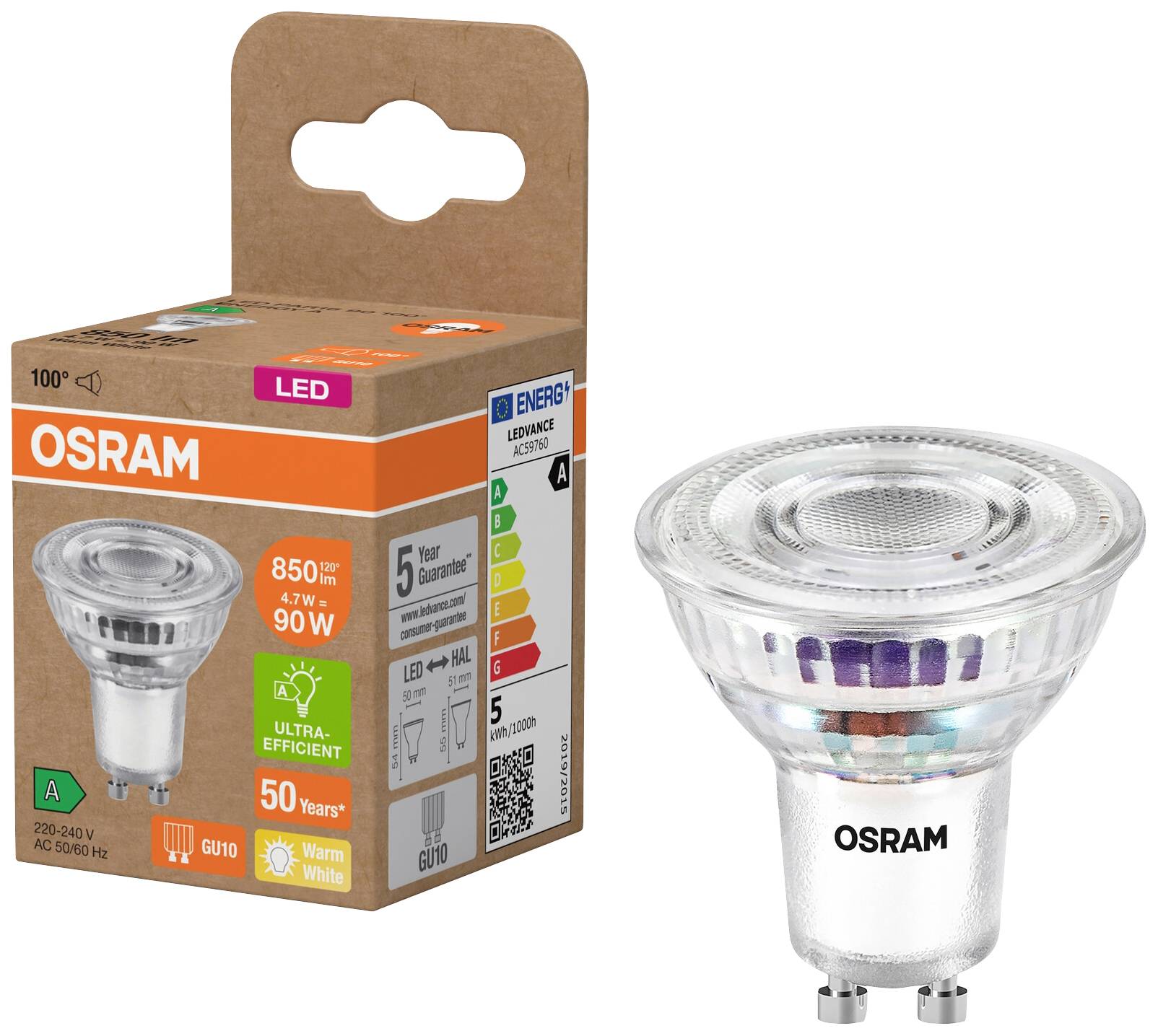 Lampadina LED OSRAM accanto alla confezione che descrive l'efficienza energetica, le prestazioni e la durata. A risparmio energetico e luce calda.