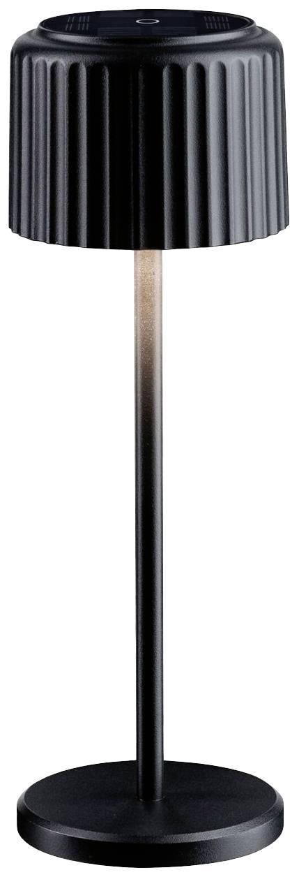 Una snella lampada da tavolo nera con paralume scanalato, che illumina verso il basso. Ideale per ambienti di arredamento moderno.