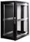 Un armadio rack per server nero e vuoto con griglie metalliche lisce sui lati, su uno sfondo bianco riflettente.