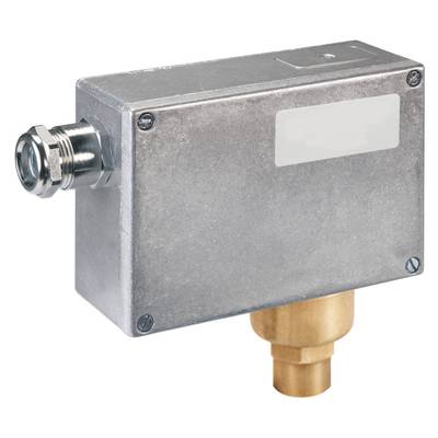 Sensore metallico in custodia rettangolare con uscita cavo di connessione e base inferiore dorata. Utilizzato per rilevamento.