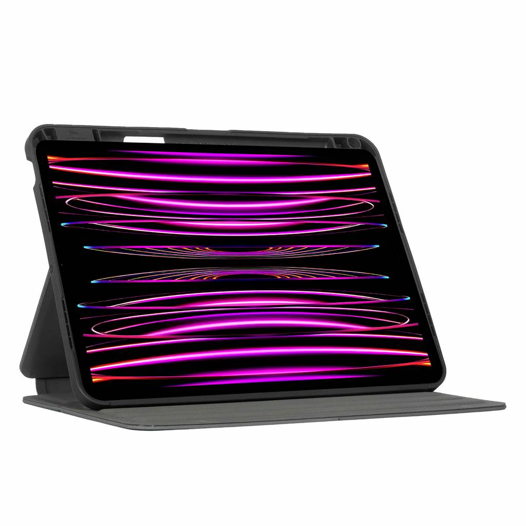 Un tablet in una custodia mostra un motivo di archi luminosi rosa e rossi su uno sfondo nero.
