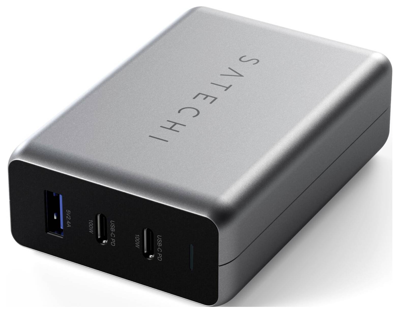Un caricabatterie grigio con porte USB del marchio Satechi. Dispone di più porte per diversi dispositivi.