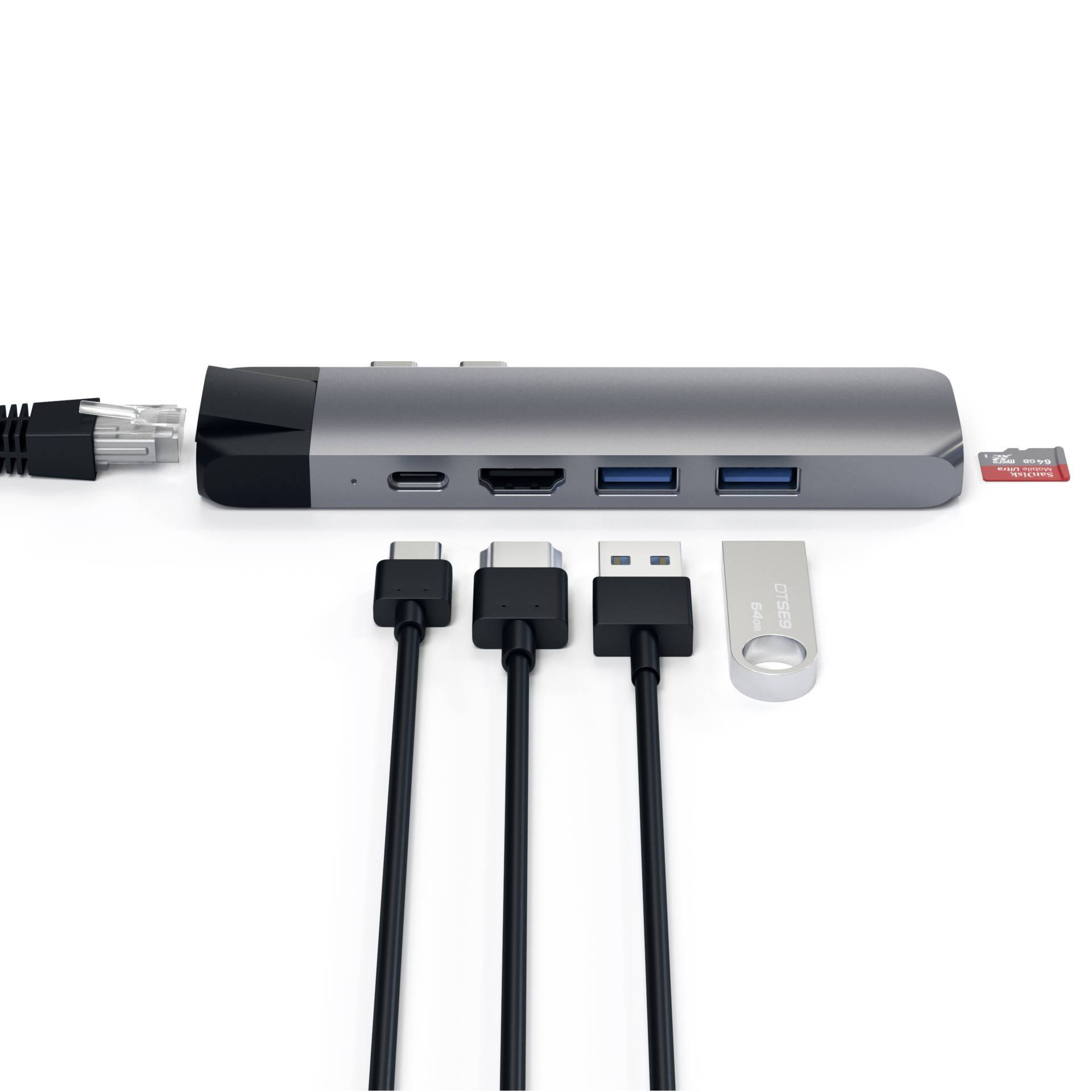 Un hub USB-C con più porte: HDMI, Ethernet, USB 3.0, USB-C e lettore di schede SD. Collegato con cavi e chiavetta USB.