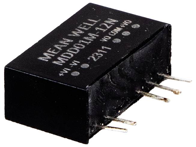 Blocco elettronico nero con componenti, dotato di diversi pin metallici, contrassegnato con 'MEAN WELL' e numero di modello, utilizzato per la conversione di tensione.