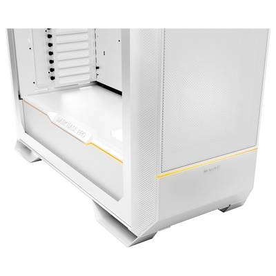 Un case per computer è smontato nei suoi componenti singoli e sospeso in aria. Sono visibili il telaio, i ventilatori e i pannelli laterali.