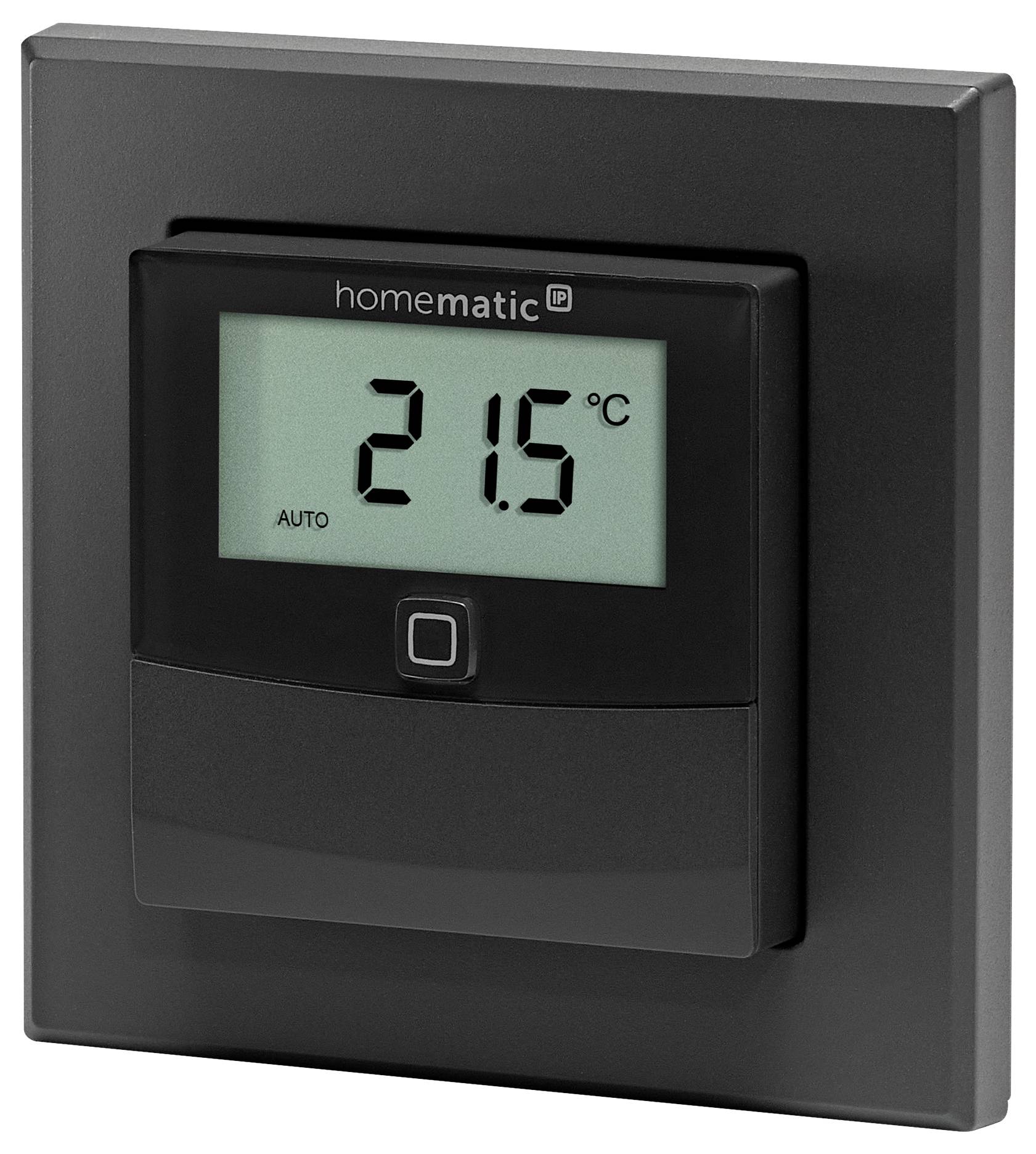 Termostato digitale a parete che mostra '21,5°C'. La modalità è impostata su automatico.