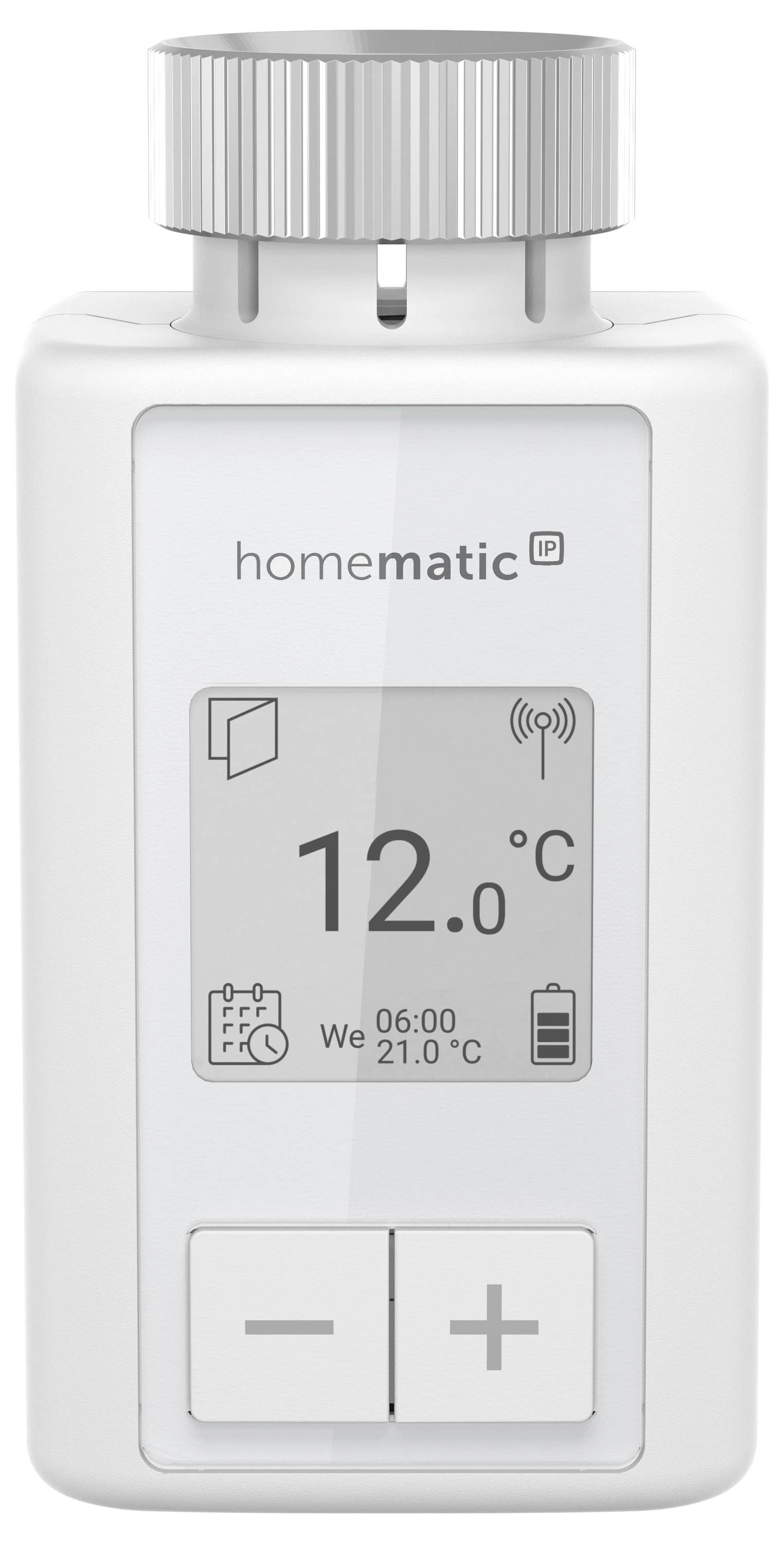 Un termostato per radiatore con display digitale indica 12 gradi Celsius. Sono visibili ulteriori simboli per lo stato di connessione e il programma orario.