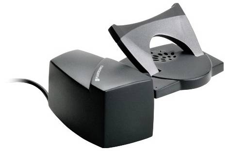 Un ricevitore telefonico nero con cavo, idoneo per l'utilizzo con telefoni da scrivania al fine di rispondere automaticamente alle chiamate in entrata.