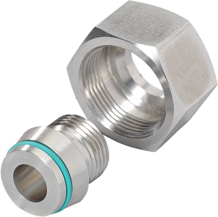 'Raccordo metallico: Un dado esagonale cromato e un pezzo di collegamento con guarnizione verde, per il collegamento di tubi.'