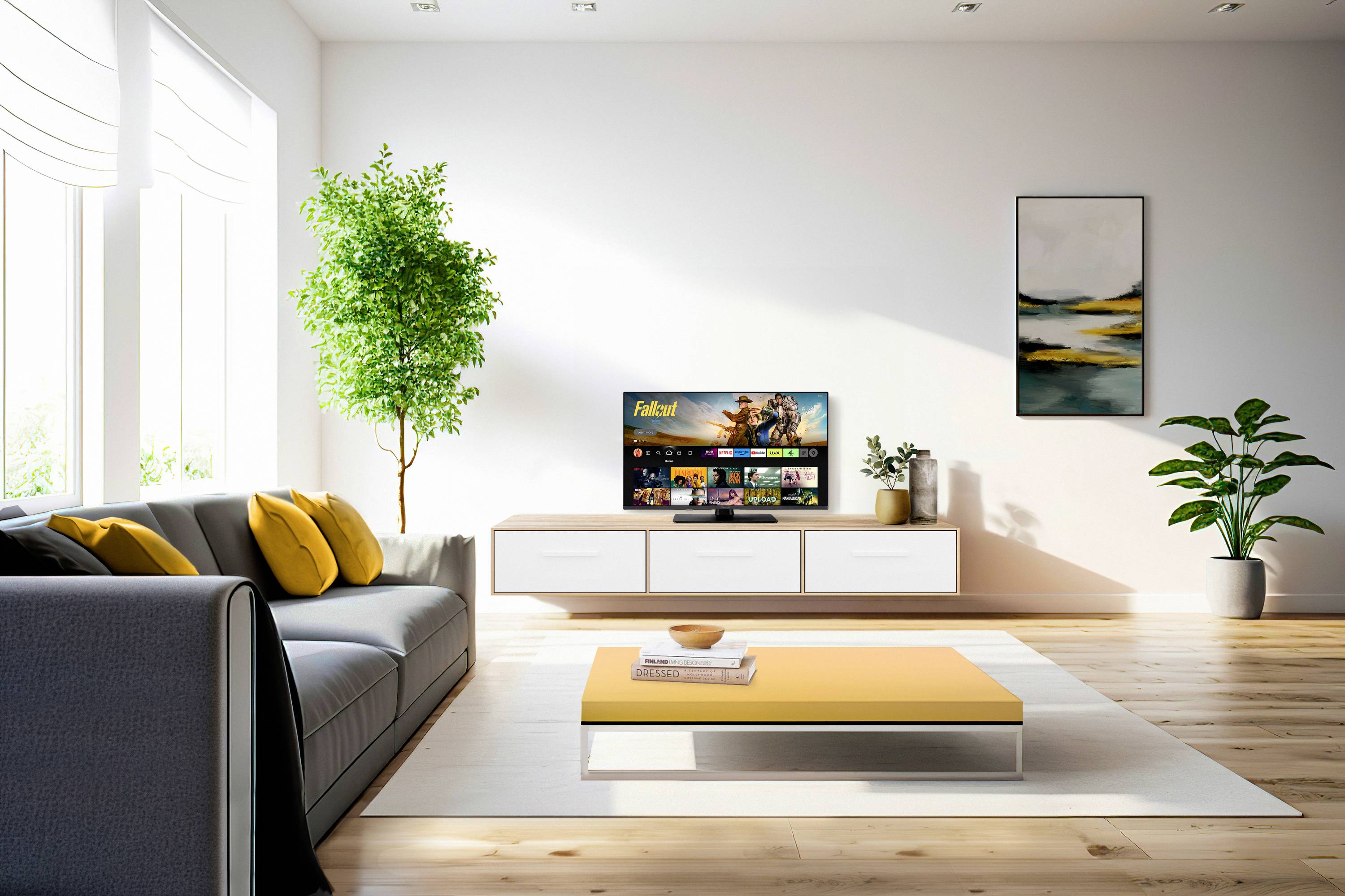 Soggiorno luminoso con divano grigio, tavolo giallo, TV a parete, piante e opera d'arte. Arredamento moderno con luce naturale.