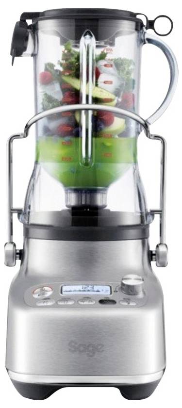Un frullatore con un contenitore pieno di ingredienti freschi, tra cui bacche e verdura. Il frullatore ha un display digitale e comandi.
