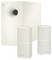 Due altoparlanti bianchi e un subwoofer bianco, tutti del marchio Bose, su sfondo bianco. Ideali per applicazioni home cinema.