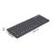 Una tastiera nera wireless con dimensioni: altezza 3,3 cm, larghezza 14,4 cm, lunghezza 38,5 cm.