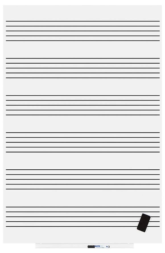Lavagna bianca con linee pentagrammate nere e una penna, con una gomma per cancellare attaccata in basso. Ideale per lezioni di musica.