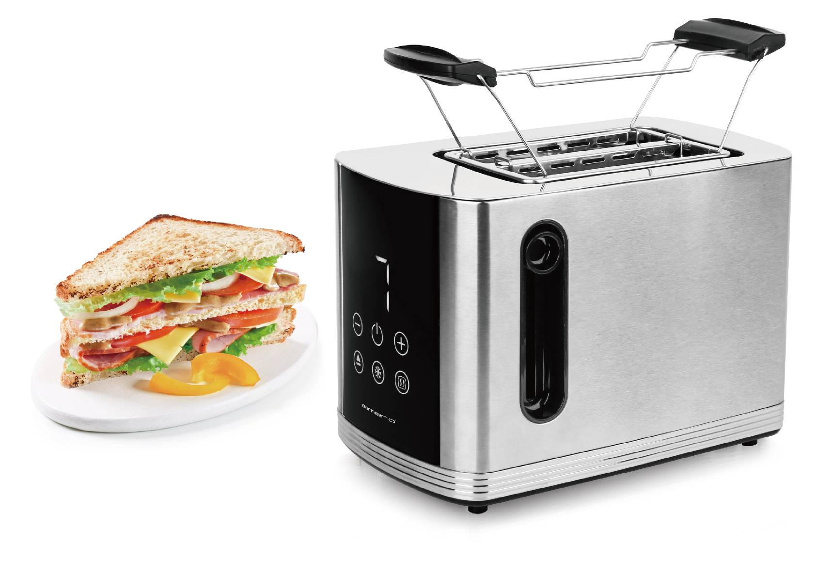 Un tostapane moderno con display digitale e due fessure per il pane. Accanto, un panino con bacon e insalata su un piatto.