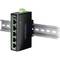 Switch di rete con cinque porte Ethernet, montato su una guida DIN metallica. Nome del marchio visibile sul lato.