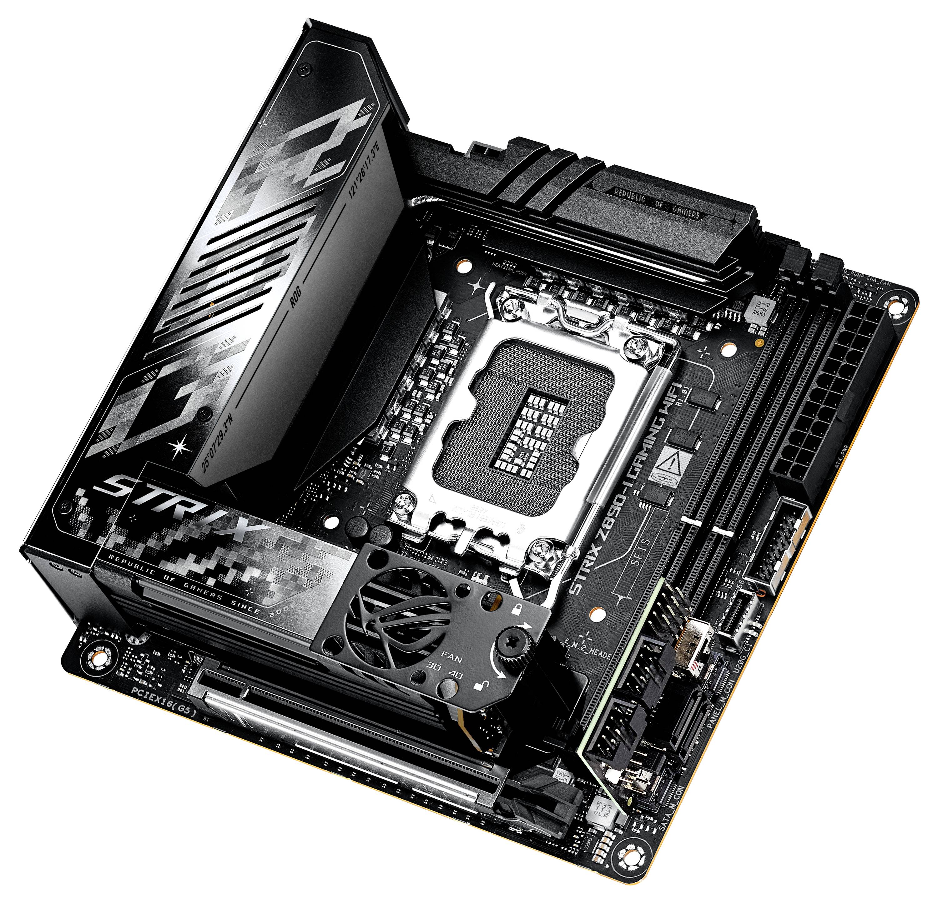 Scheda madre del computer in primo piano con socket CPU, dissipatore di calore e slot per RAM, che mostra il design tecnico e il posizionamento dei componenti.
