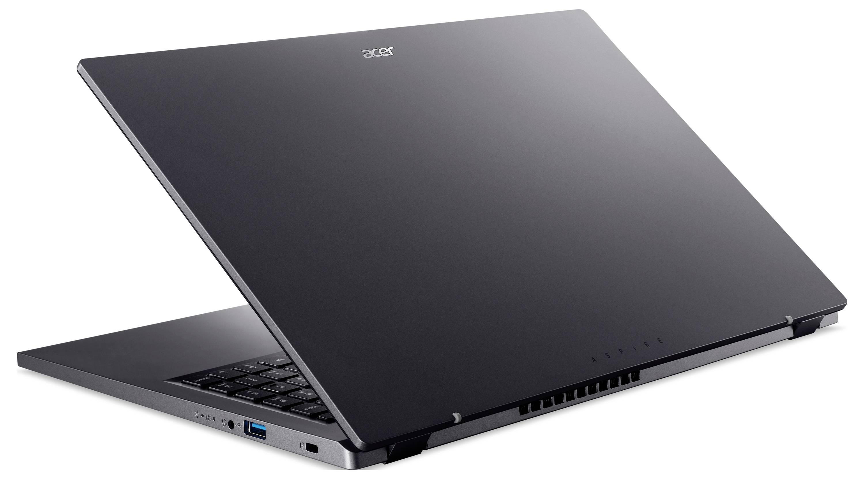 Un laptop nero visto di lato con il coperchio leggermente aperto, mostra le porte laterali e le fessure di ventilazione posteriori.