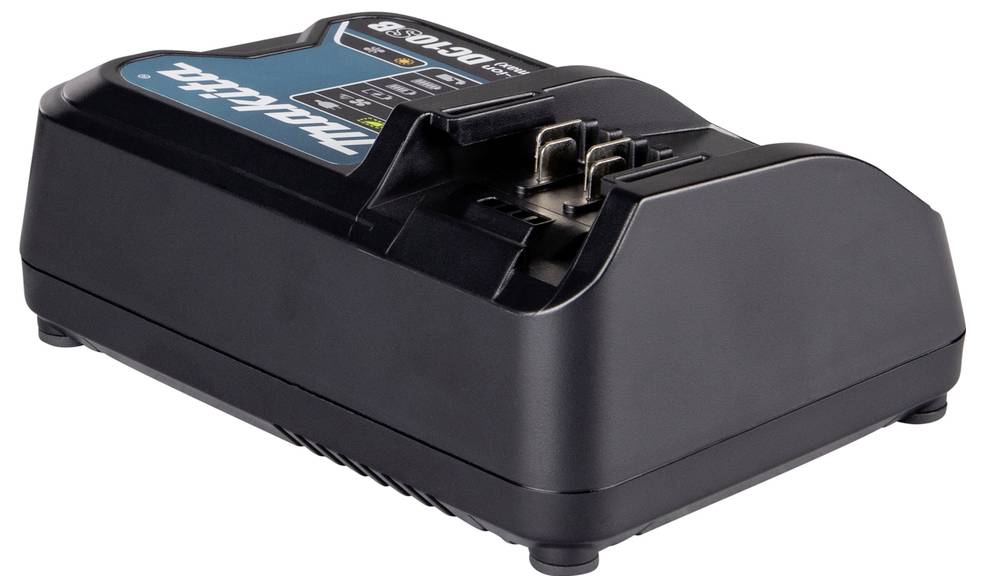 Un caricabatterie nero e blu con indicatori LED, progettato per caricare batterie di utensili elettrici, posizionato su uno sfondo bianco.