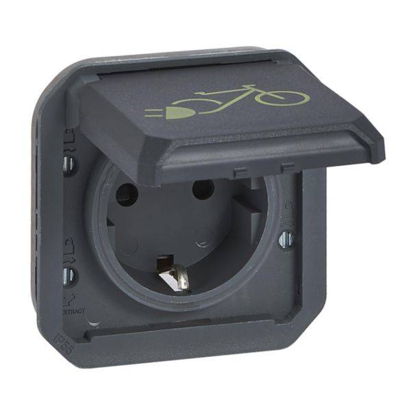 Presa elettrica grigia con coperchio ribaltabile, con sopra un simbolo per e-bike. Adatta per la ricarica di biciclette elettriche.