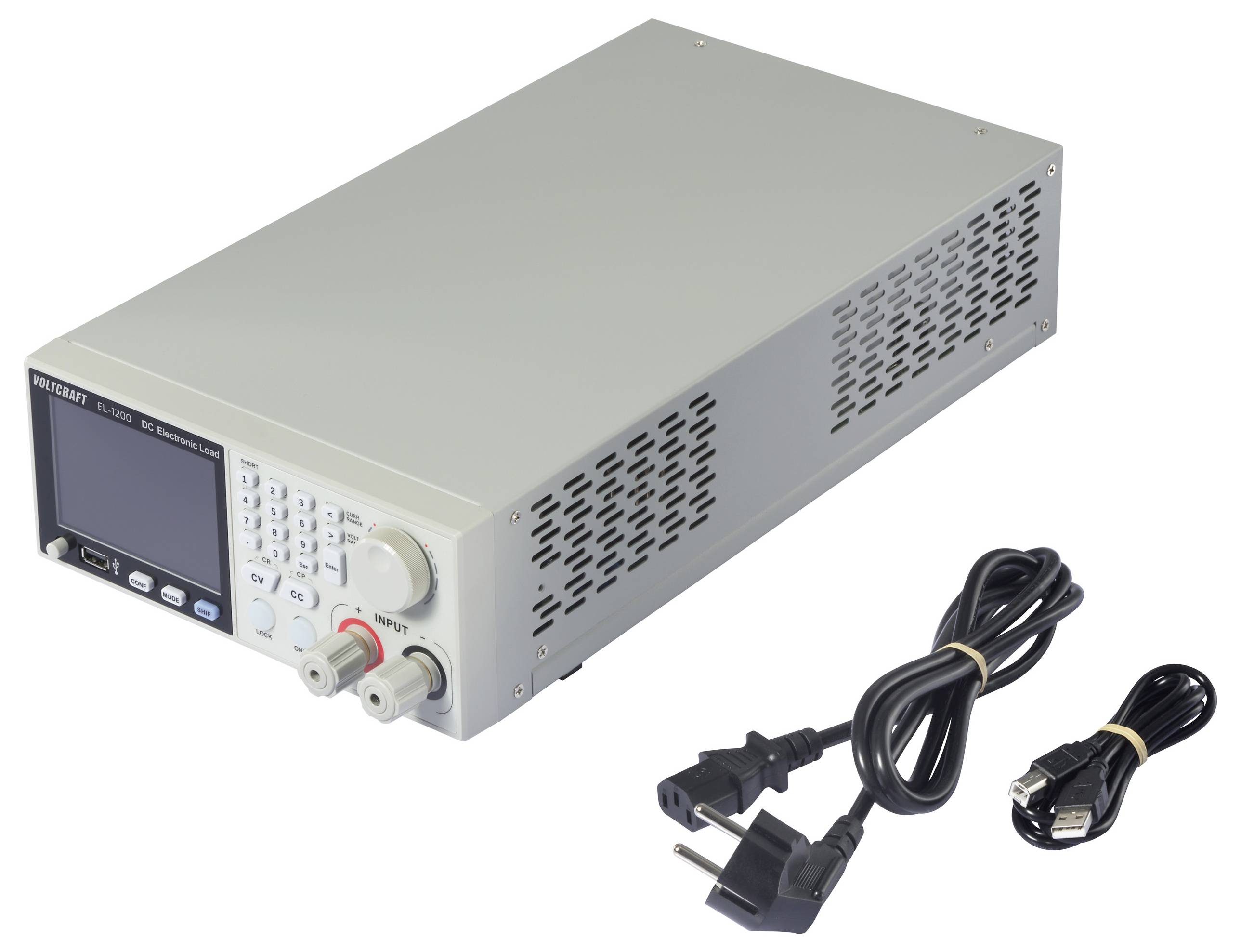 Un alimentatore DC programmabile grigio con display digitali e comandi, accanto a cavi di corrente e USB.