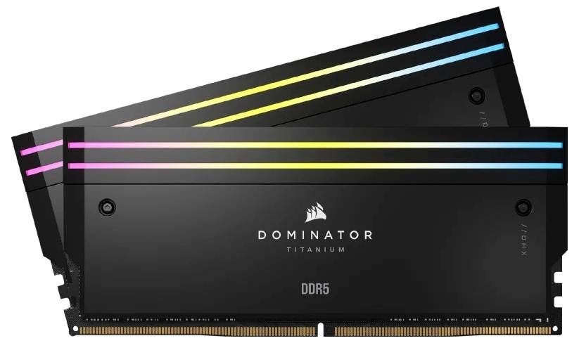 Due moduli RAM DDR5 Corsair Dominator Titanium con illuminazione RGB, raffigurati in diagonale.
