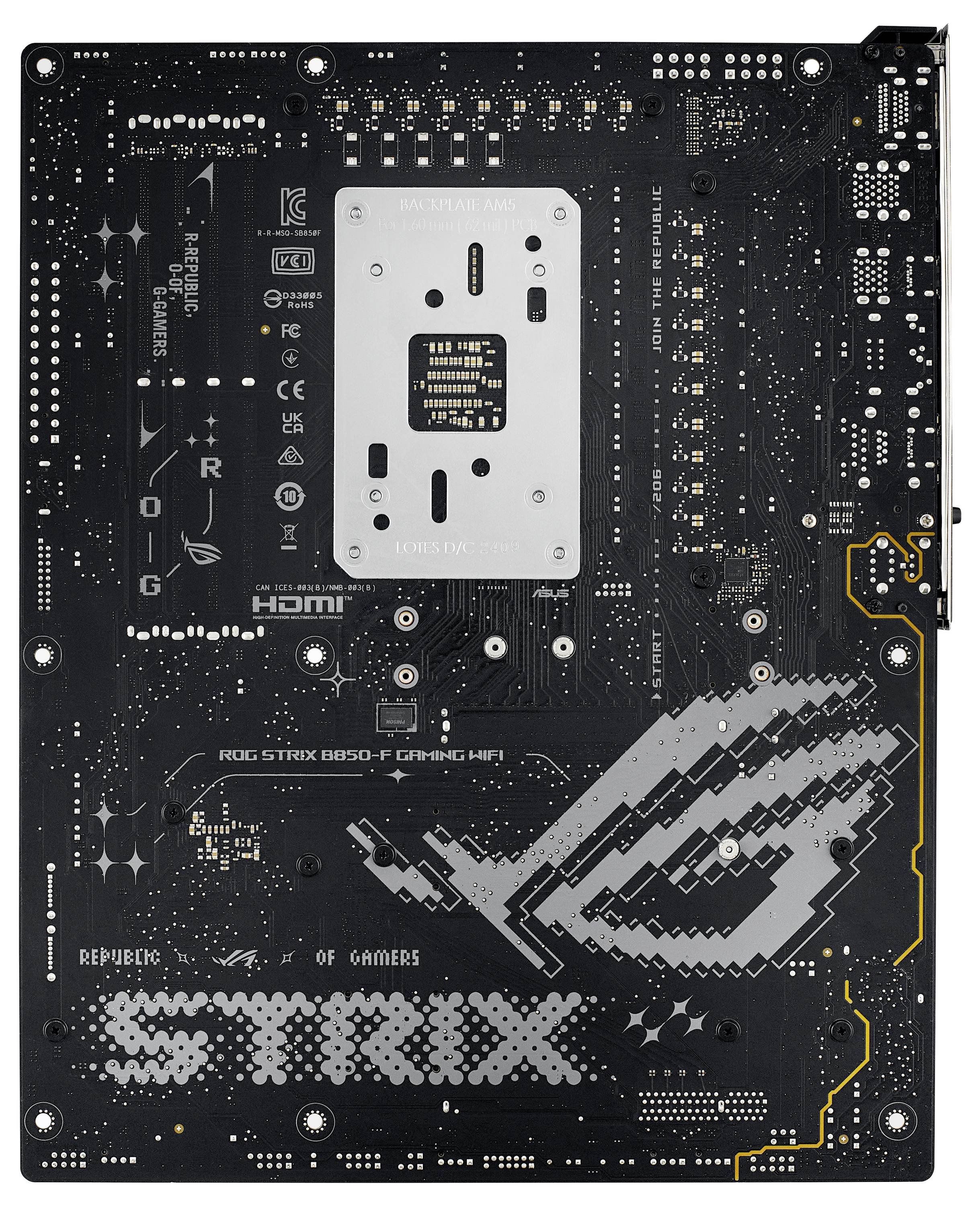 Lato posteriore della scheda madre con scritta STRIX. Mostra disposizioni degli slot, connettori posteriori e layout della scheda per componenti hardware del computer.