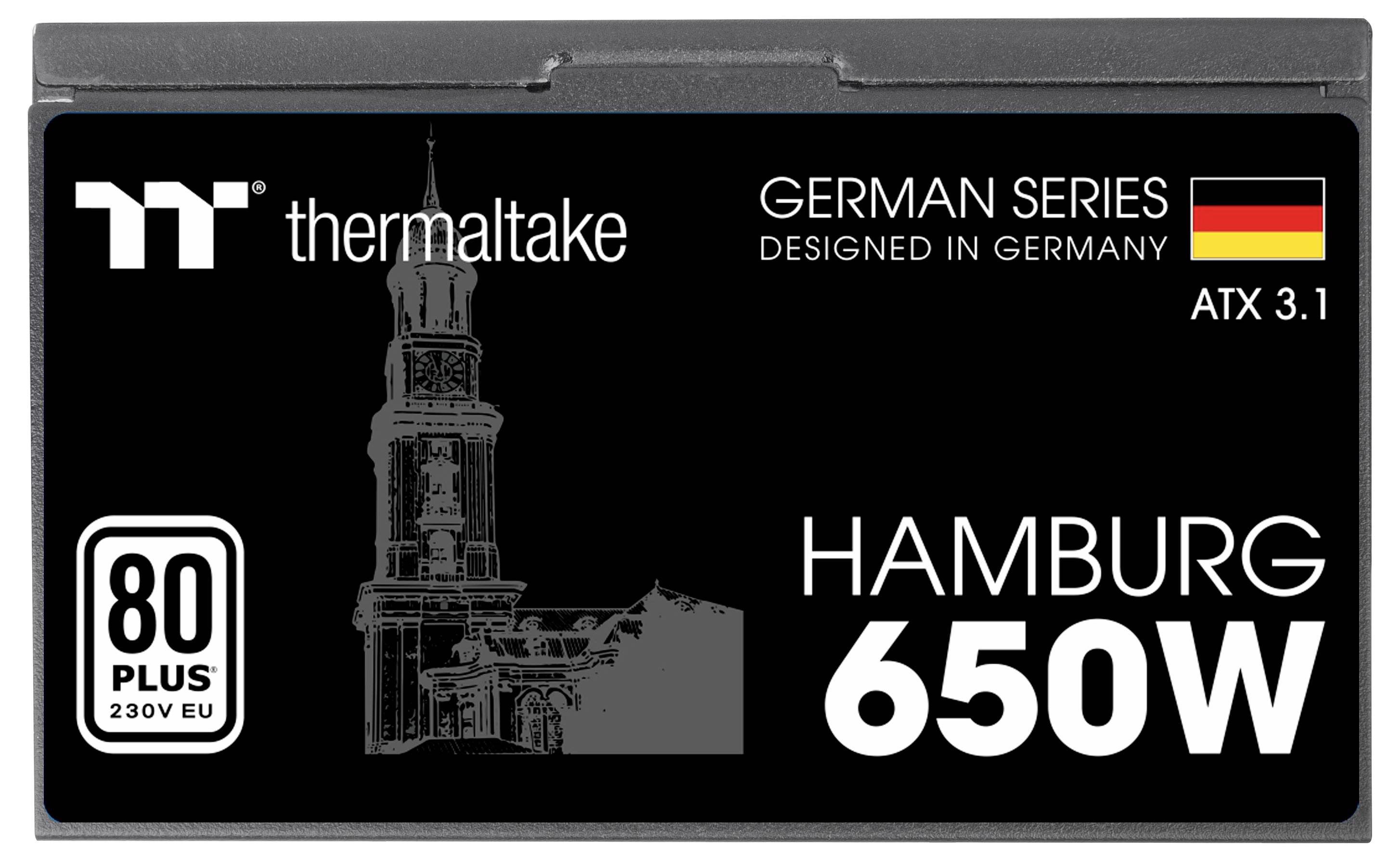 'Etichetta Alimentatore: Thermaltake Serie Germania, 650W, ATX 3.1, 80 Plus 230V EU. Illustrazione di Chiesa di Amburgo, bandiera tedesca.'