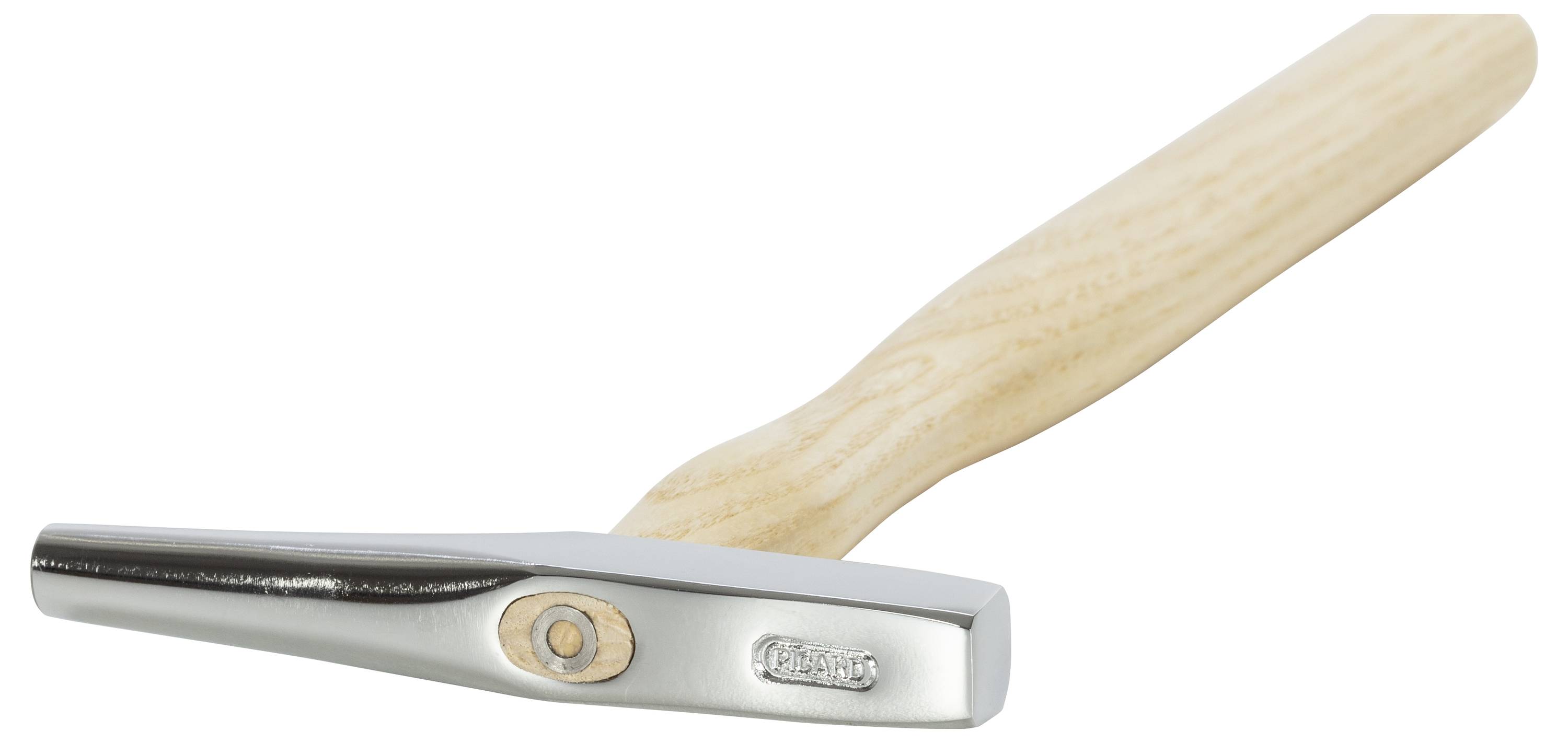 Un martello color argento con un manico liscio di legno chiaro.