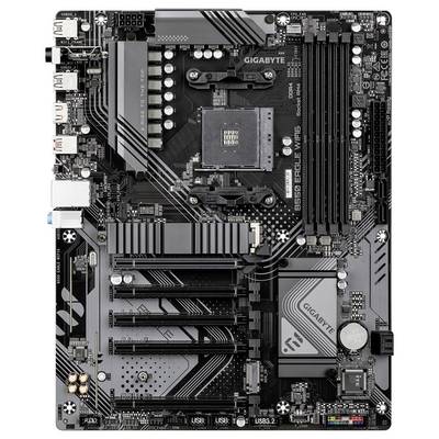 Una scheda madre Gigabyte B550M con più slot PCIe, slot RAM e socket CPU visibile. Progettata per processori AMD Ryzen.