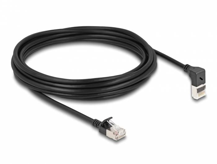 Un cavo Ethernet nero con un connettore ad angolo retto e un connettore dritto, idoneo per collegare dispositivi di rete.