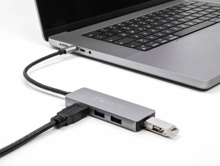 Delock 63173 Hub USB 4 Porte USB-A USB 3.2 Gen1 5 GBit/s con spina USB-C Nero 63173-2