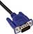 Spina VGA blu con cavo nero. La spina ha 15 pin ed è comunemente utilizzata per il collegamento di monitor.