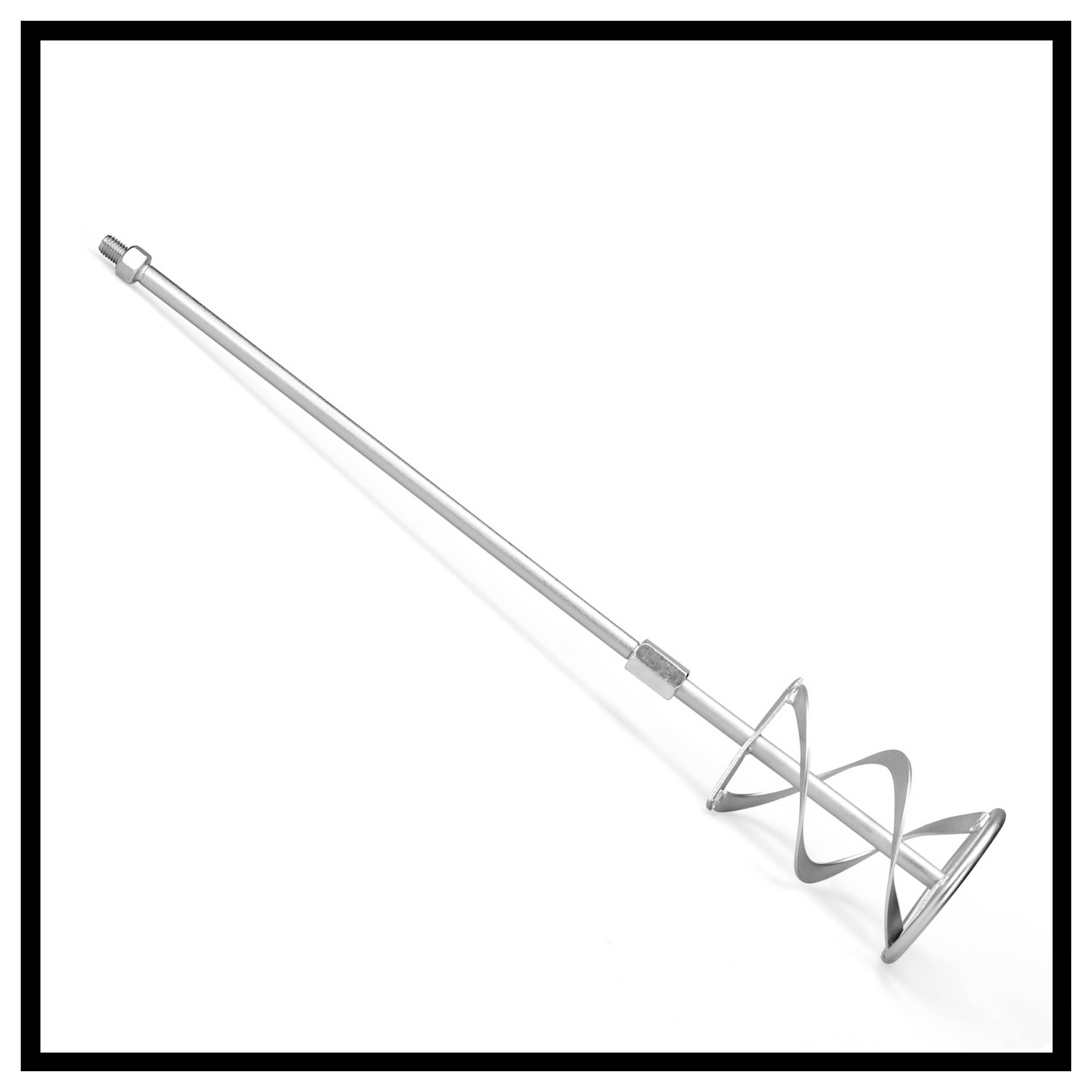 Un miscelatore in metallo per malta con una pala mescolatrice a spirale, utilizzato per miscelare materiali da costruzione.