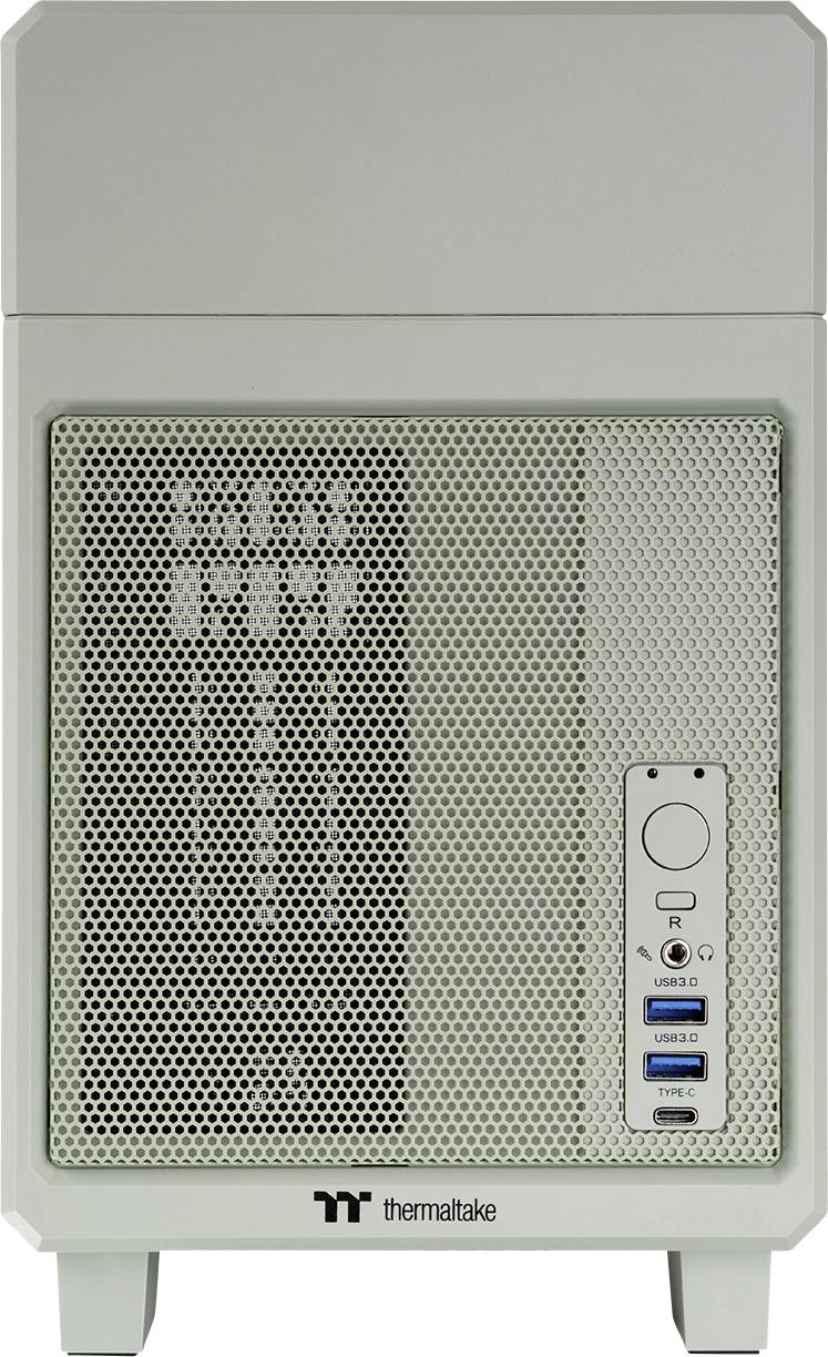 Un case bianco per computer con parte anteriore in mesh e porte, tra cui porte USB e jack audio. Nome del marchio visibile in basso.