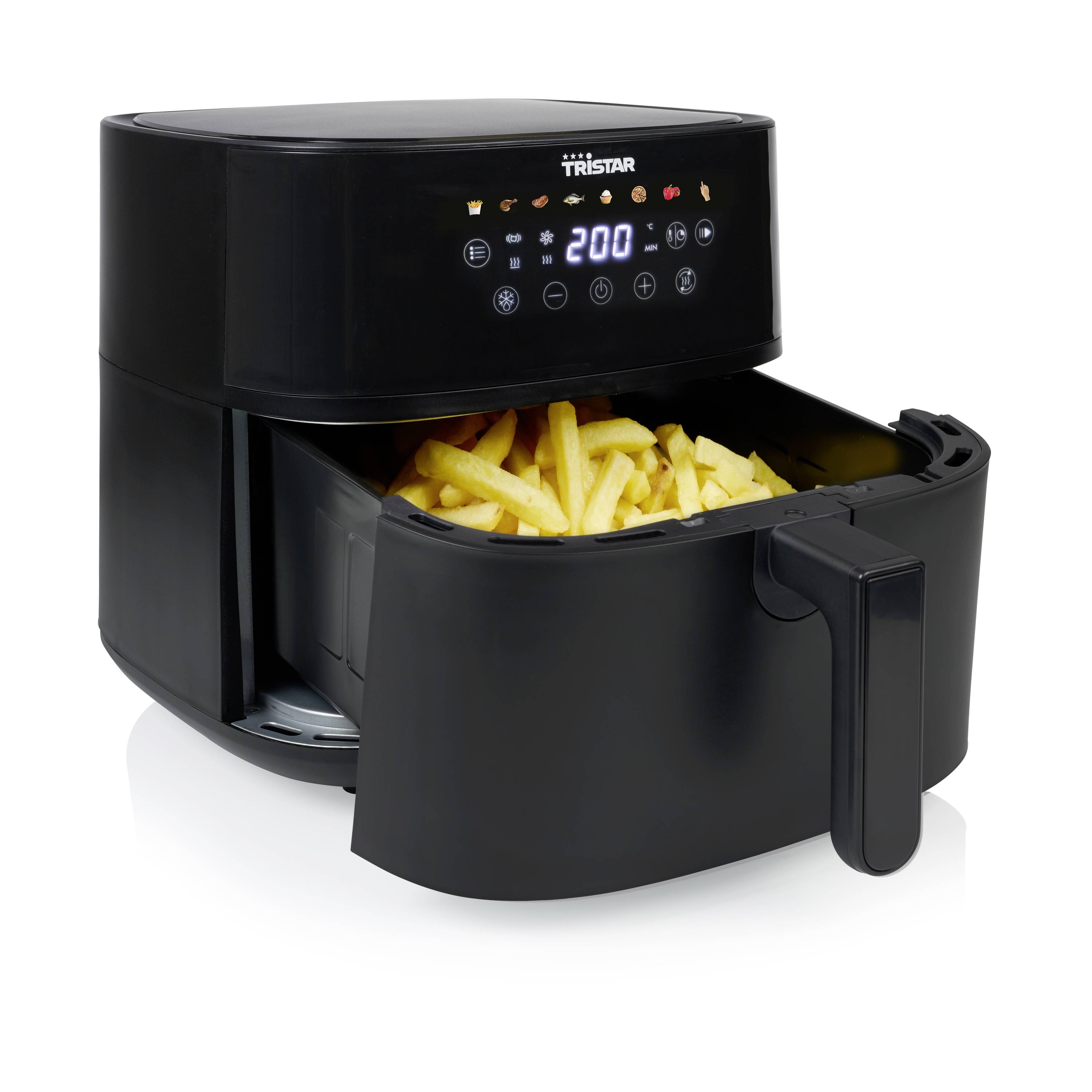 Un'airfryer nera con display LED mostra '200 °C'. Il cestello è aperto e contiene patatine fritte.