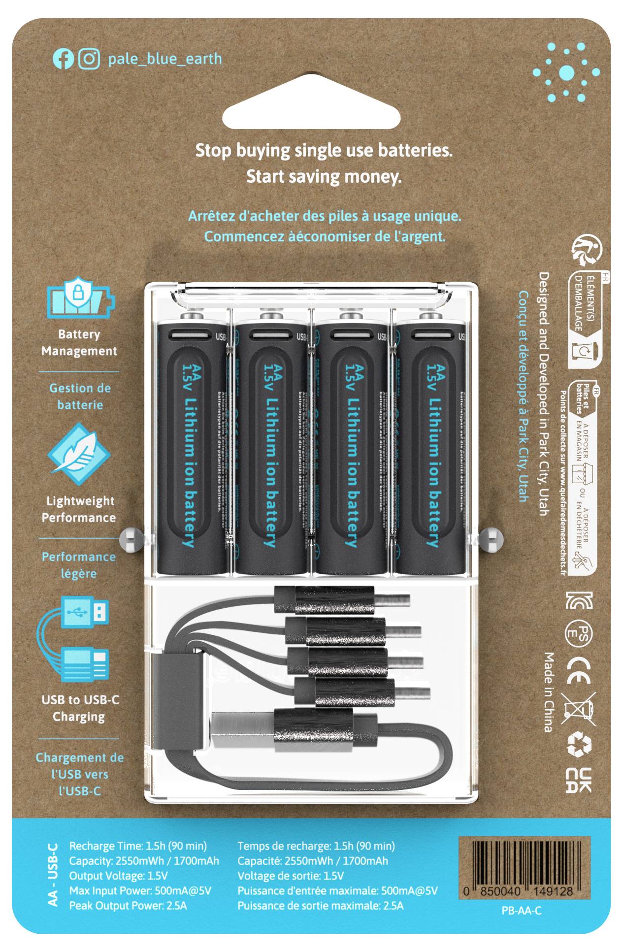 '4 batterie ricaricabili AA al litio' nel caricabatterie con connettore USB-C. Scritta: 'Smetti di comprare batterie monouso. Inizia a risparmiare denaro.'