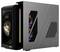 Un PC da gaming MSI Trident X in argento con ventilazione laterale. Mostra effetti luminosi RGB e un display con l'ora.