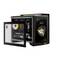 PC da gaming aperto con componenti illuminate. Scritta visibile sulla scheda grafica: 'GeForce RTX'. Monitor che mostra le 09:01.