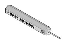 'Illustrazione di uno strumento Molex 63813-5700, che mostra una struttura sottile e cilindrica con impugnatura e un sottile perno all'estremità.'