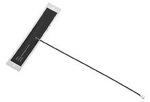 Un'antenna lunga e stretta con un pezzo di base rettangolare e un sottile cavo nero con un piccolo connettore dorato all'estremità.