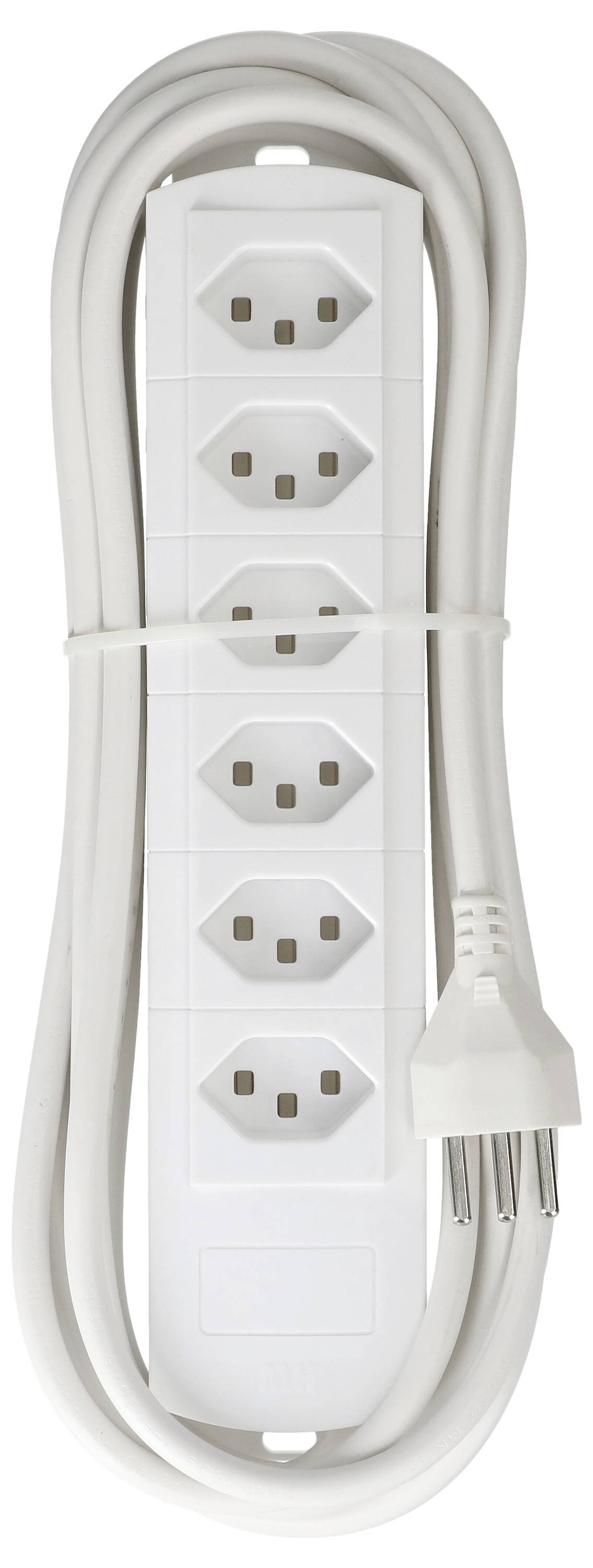 Multipresa bianca a cinque posti con cavo lungo, idonea per l'alimentazione di più dispositivi elettrici.