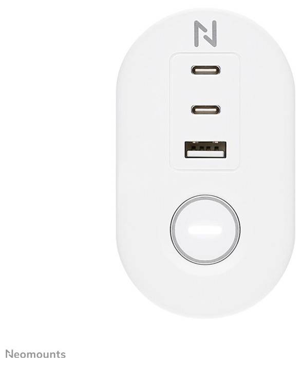 Presa Neomounts bianca con due porte USB-C e una porta USB-A, con un interruttore illuminato sotto.