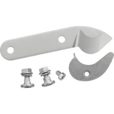 Parti metalliche su sfondo bianco: un supporto curvo con fori e tre elementi a vite di dimensioni diverse.